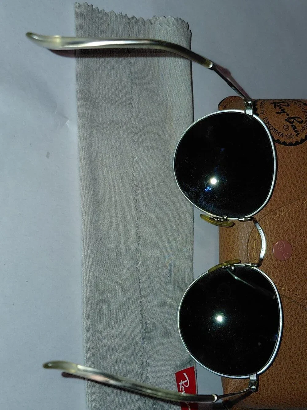 Ray-Ban Round Metal Sunglasses - Silver Frame & Case